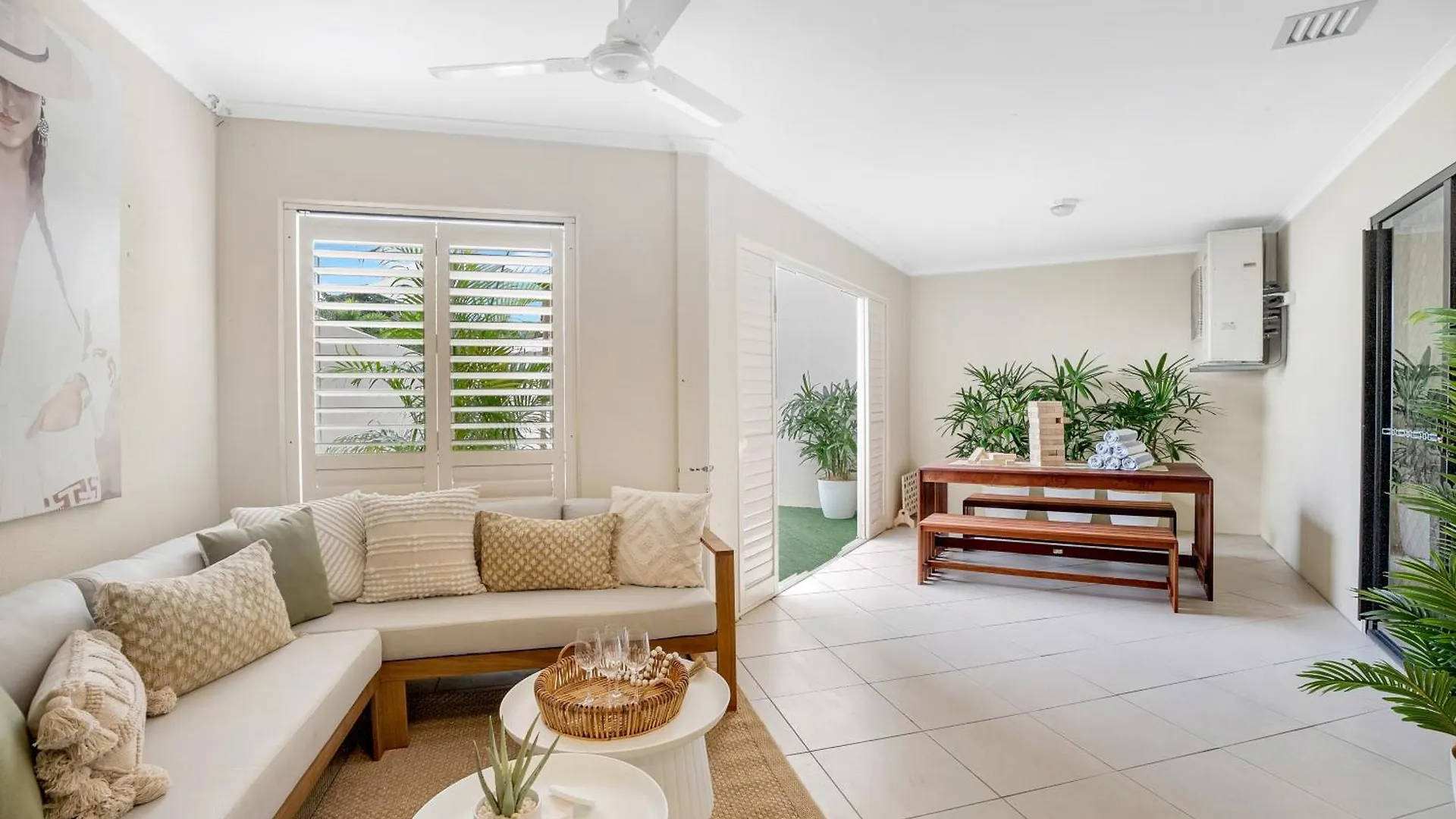 'Serenity At The Edge' A Private Poolside Apartment Cairns 0*,  Australia