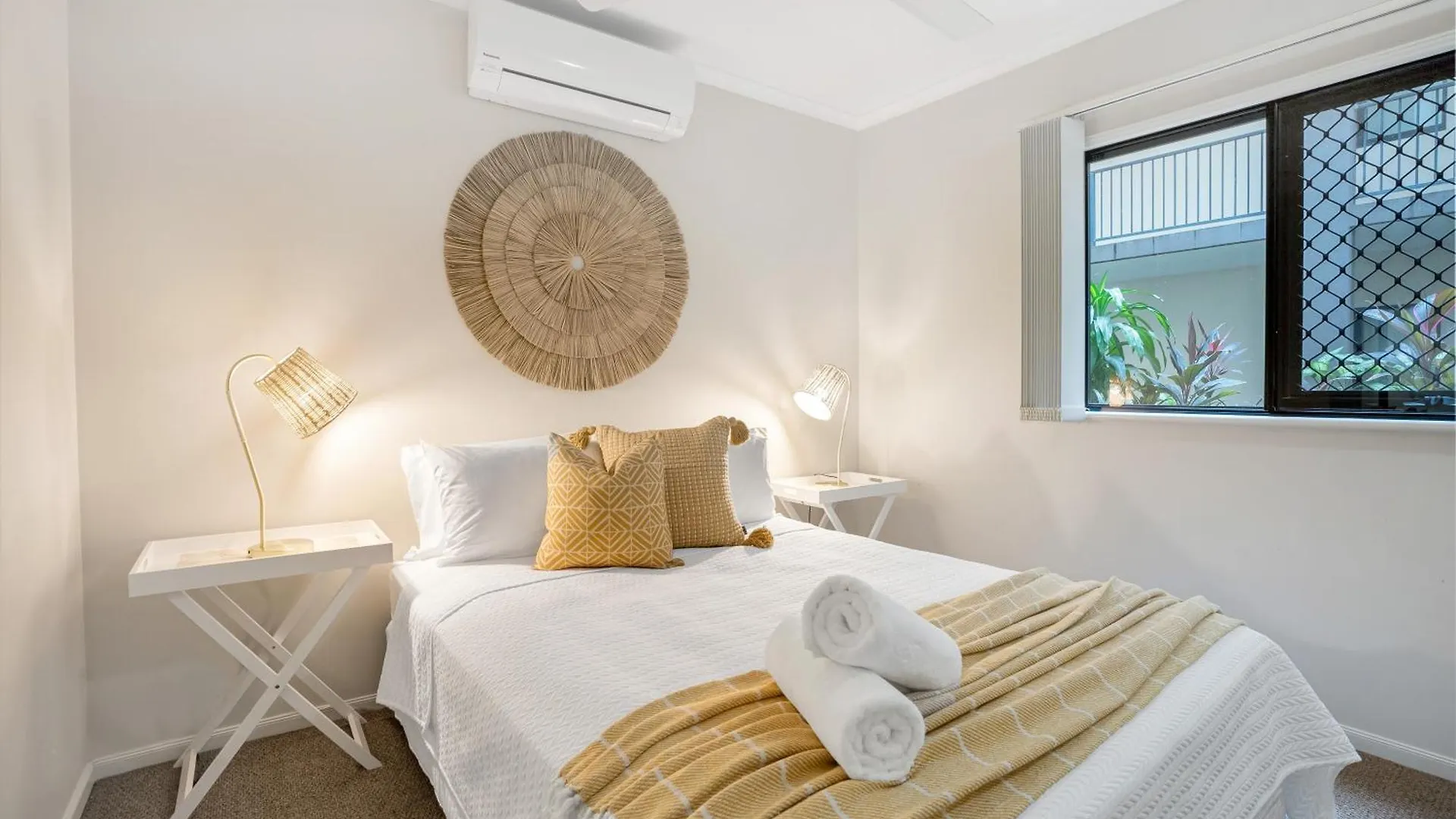 'Serenity At The Edge' A Private Poolside Apartment Cairns