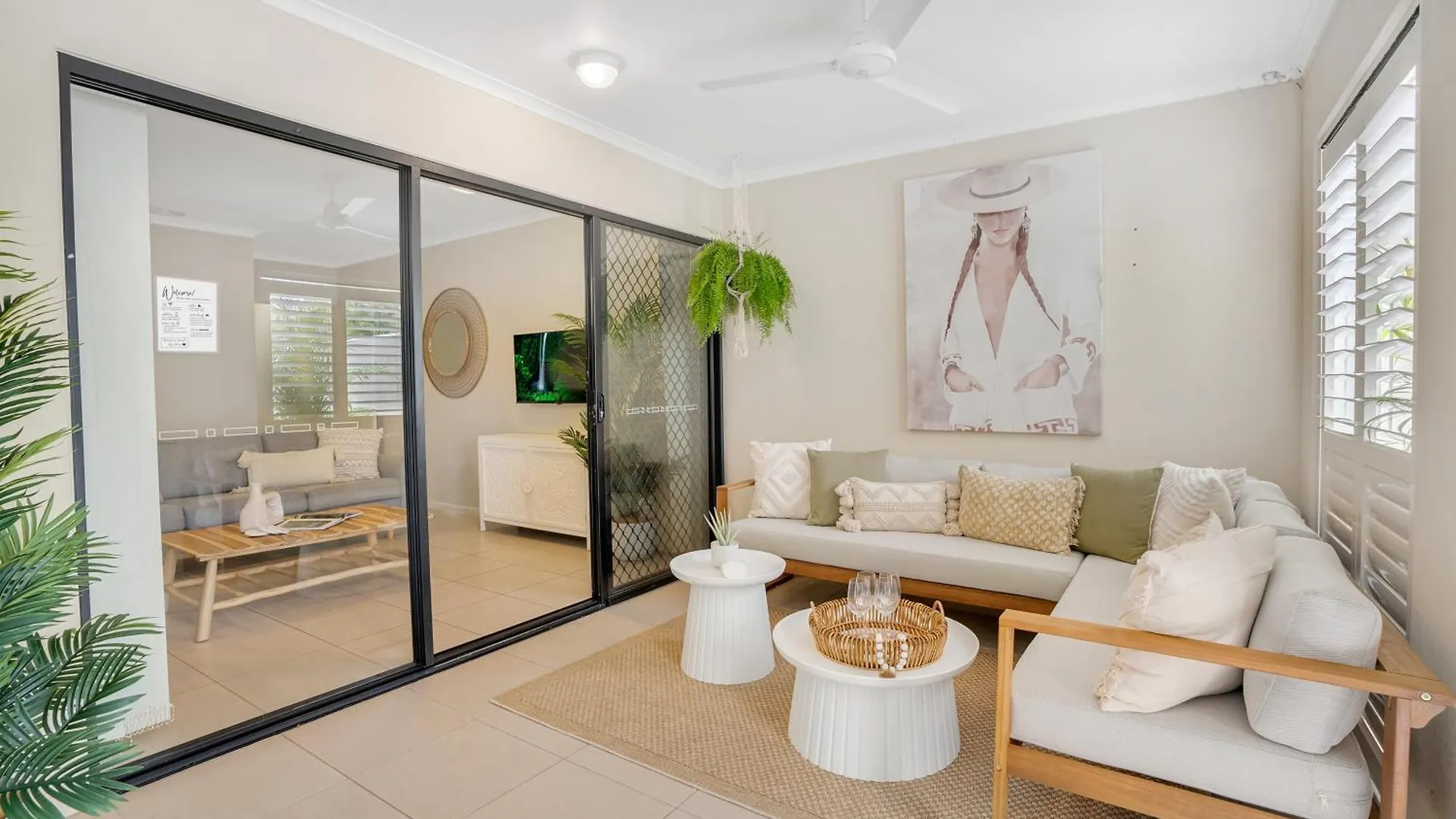 'Serenity At The Edge' A Private Poolside Apartment Cairns Australia