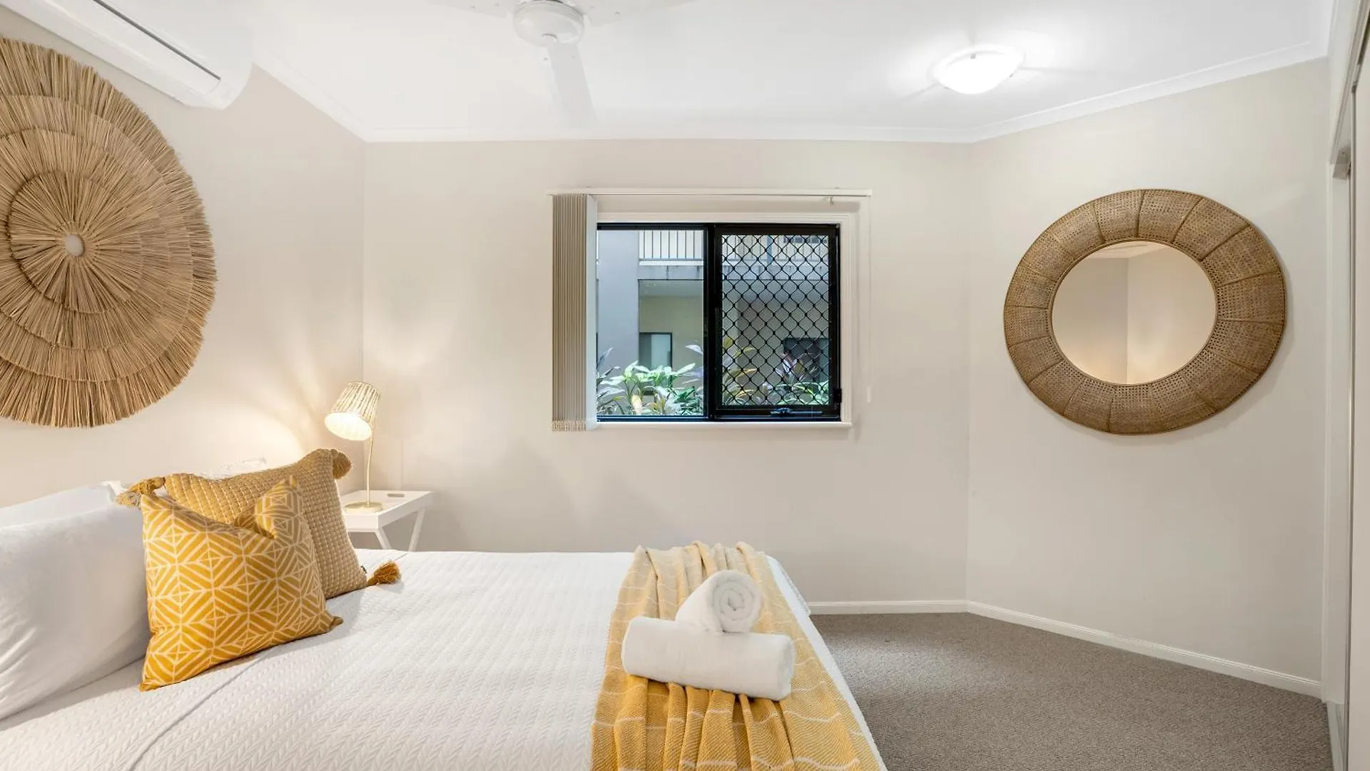 'Serenity At The Edge' A Private Poolside Apartment Cairns Australia