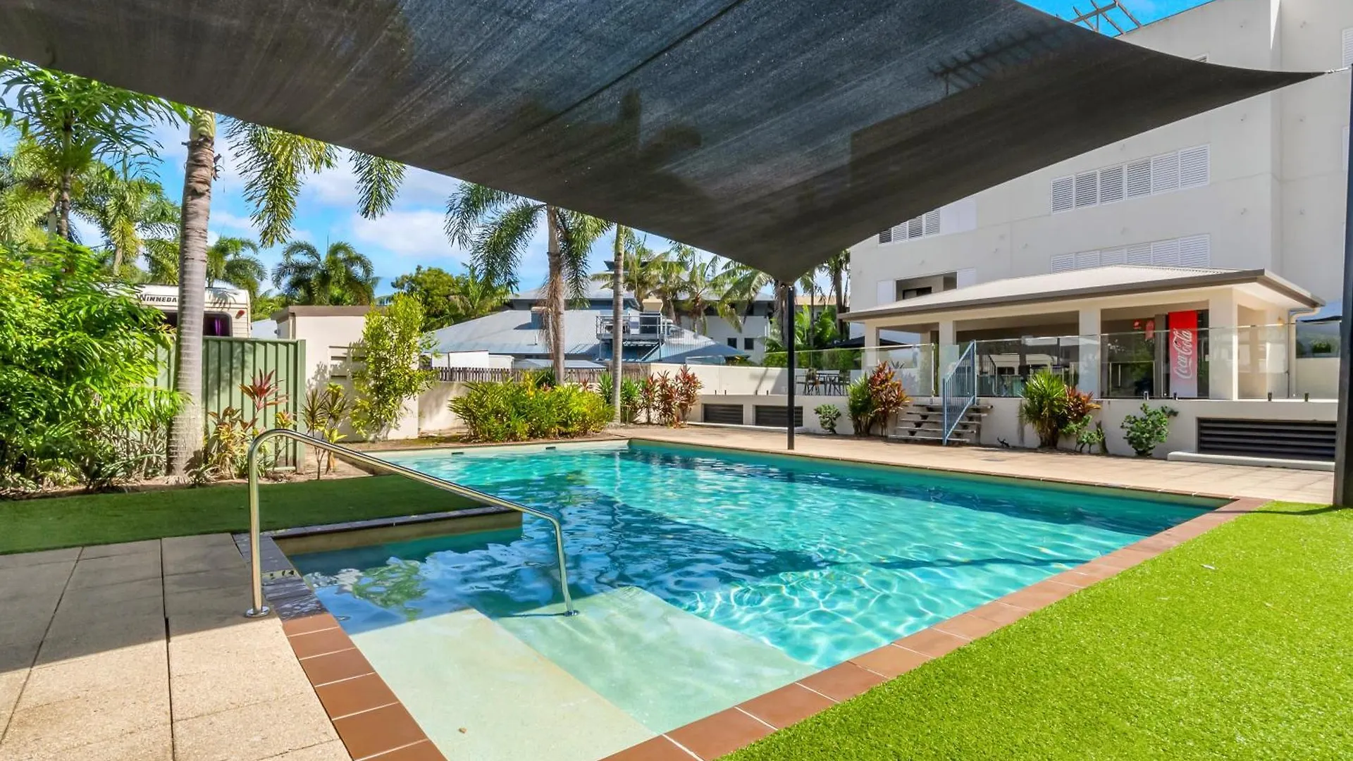 'Serenity At The Edge' A Private Poolside Apartment Cairns Australia
